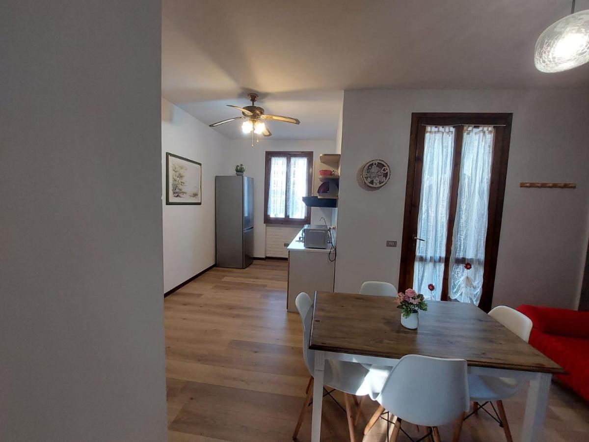 Jolie Maison De Garde Сояно дел Лаго Екстериор снимка